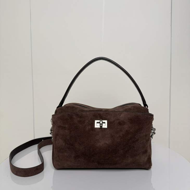 Picture of Balenciaga Handbags _SKUfw220056209fw